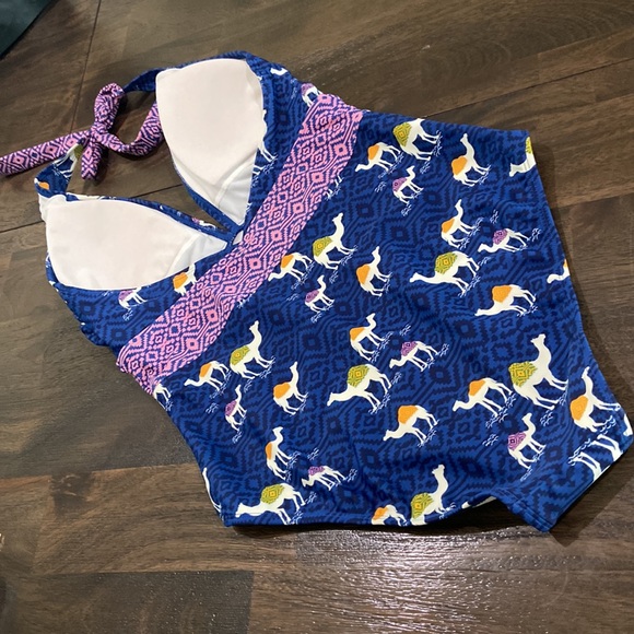 Adore Me Catarina Contour One-Piece Swimsuit Sz M Camel Hump Day Tile Ikat NWOT - Picture 12 of 15